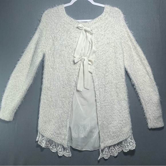 Altar’d State Ivory Fuzzy Knit Sweater w Lace Hem S/M - Picture 3 of 10